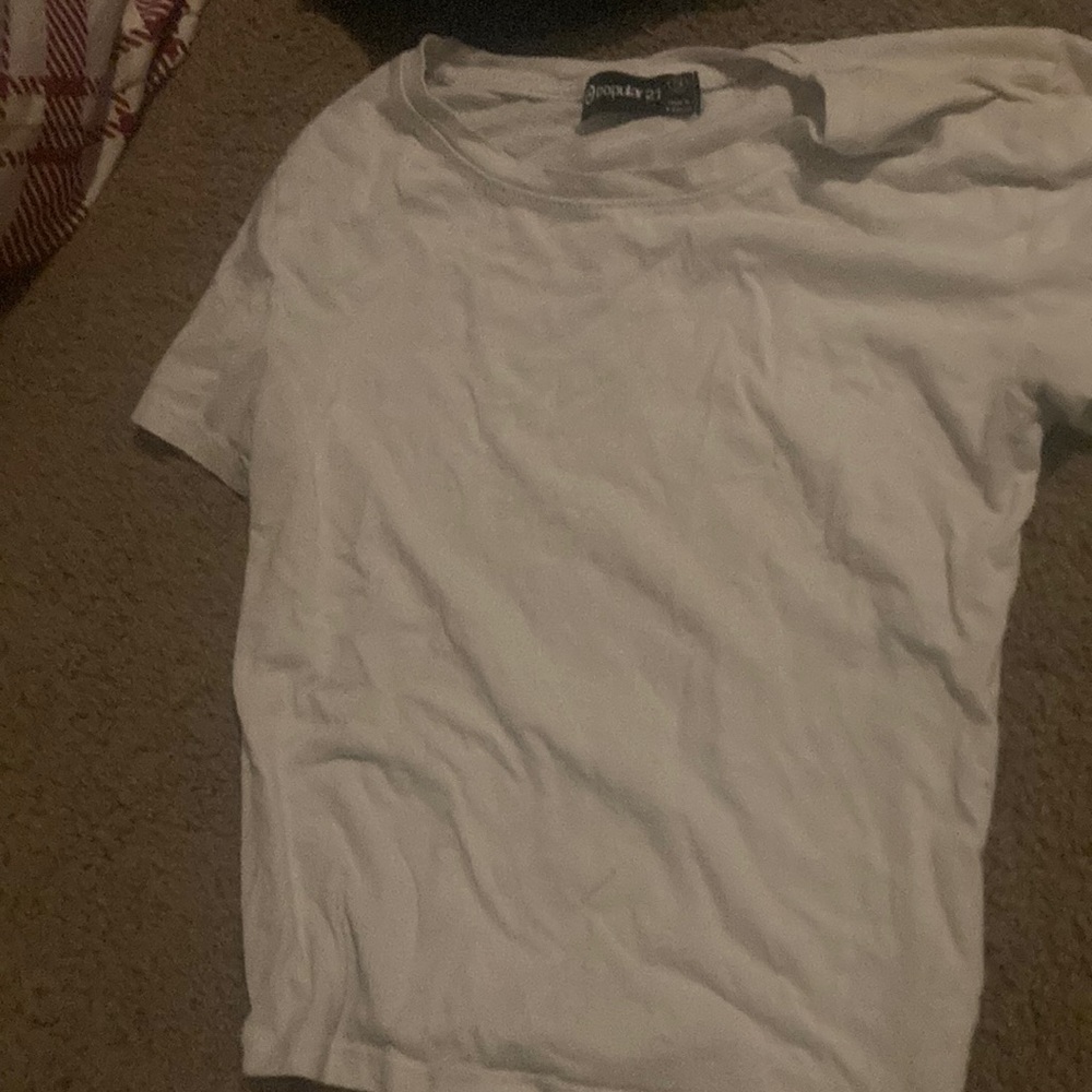 White tee